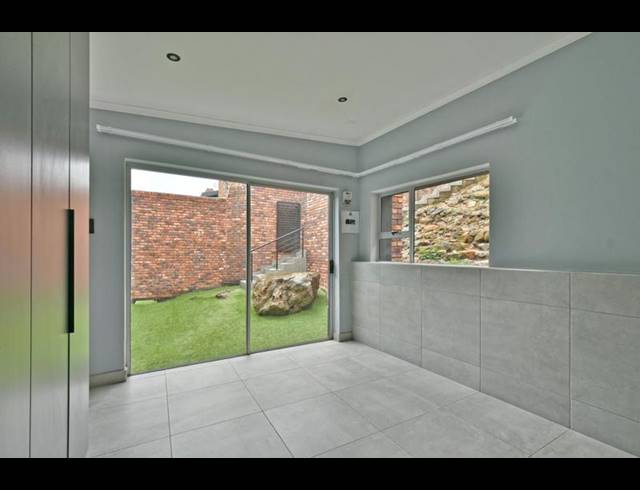 2 BEDROOM PROPERTY TO RENT IN GLENVISTA